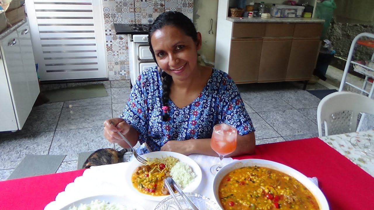 CANJICA AMARELA COM MOELA DE FRANGO QUE FICA SHOW PRA COMER COM BATATA PALHA!
