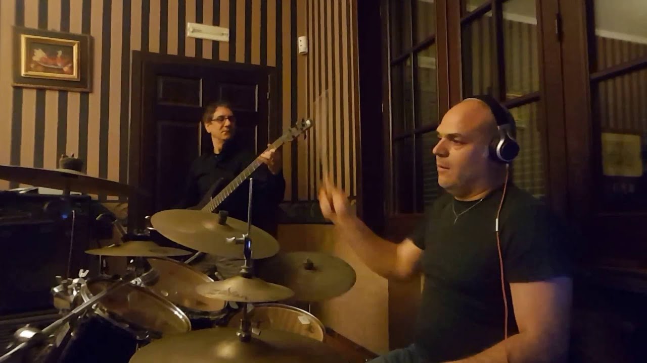 P.F.M.- MAESTRO DELLA VOCE- LESLIE 122 COVER BAND