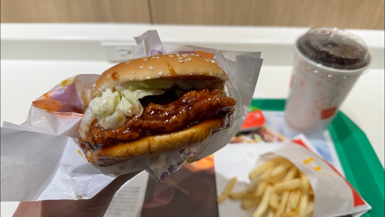 POV Eating a Teriyaki Chicken Burger Meal at McDonald’s Japan 🇯🇵 | Canal City Fukuoka