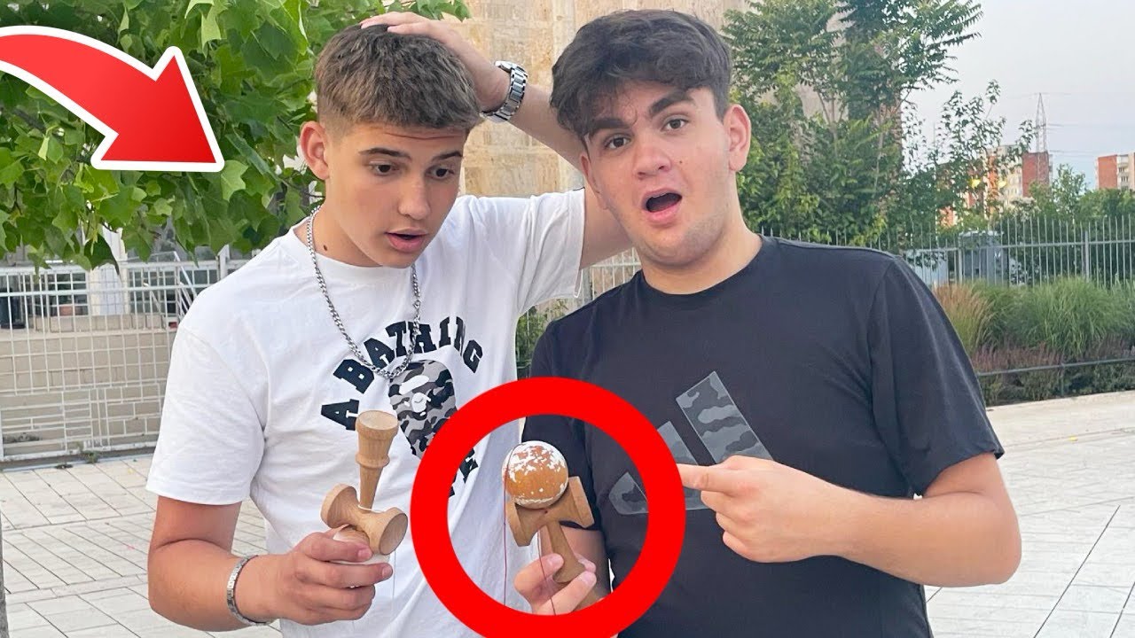 L-AM ÎNVĂȚAT SĂ SE JOACE CU KENDAMA!