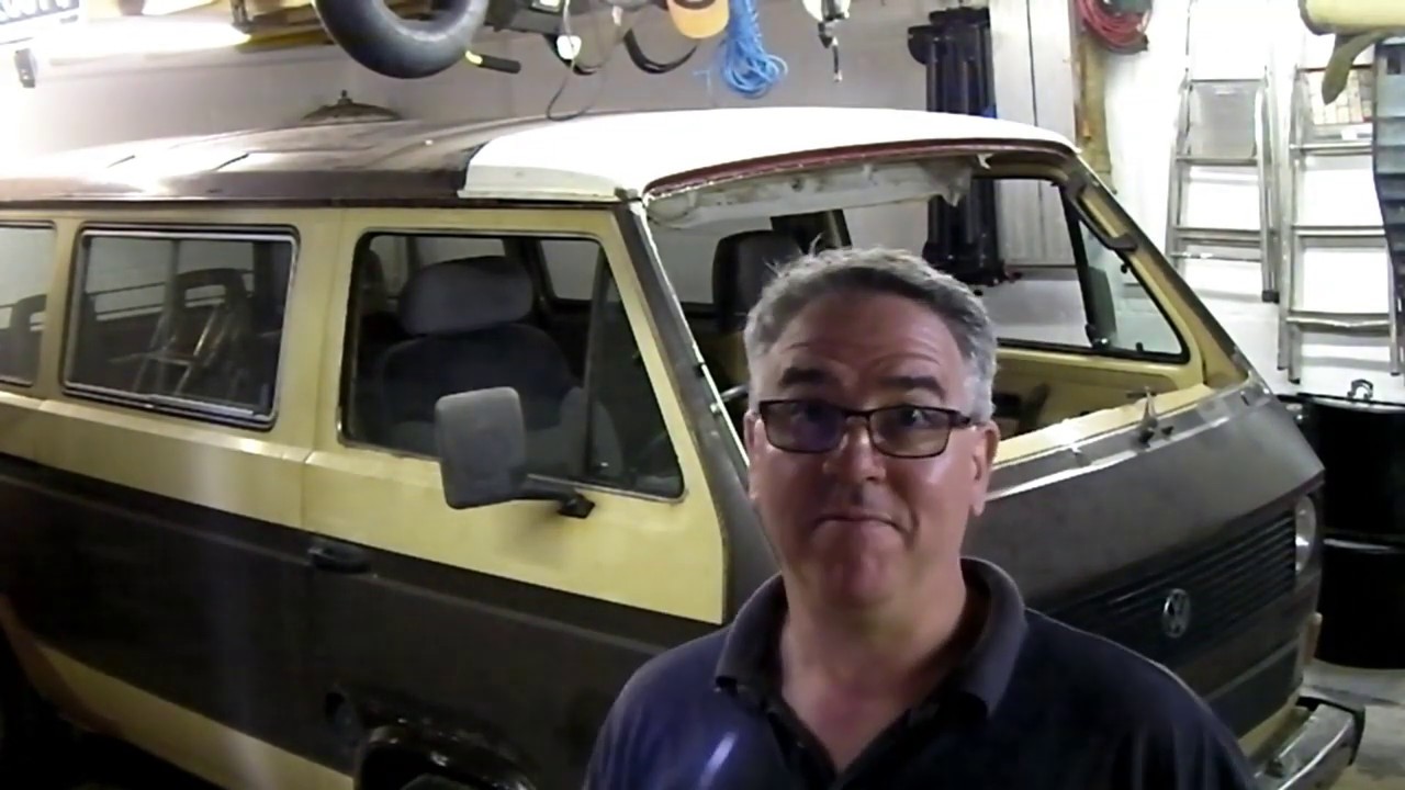 Repairing the T3/T25 bus roof part 1