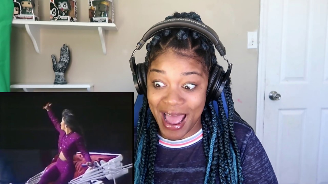 SHE IS SO PRETTY| Selena Quintanilla - Disco Medley (Official Live From Astrodome) REACTION