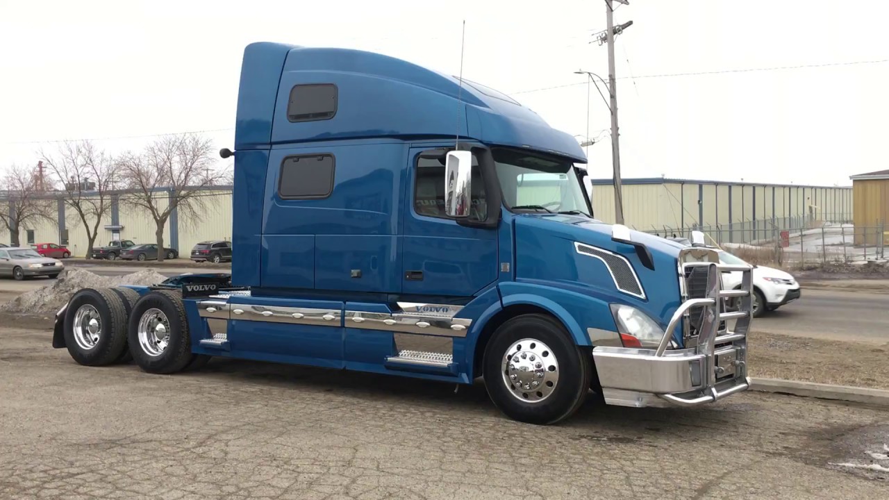 2013 Volvo VNL780 Exterior