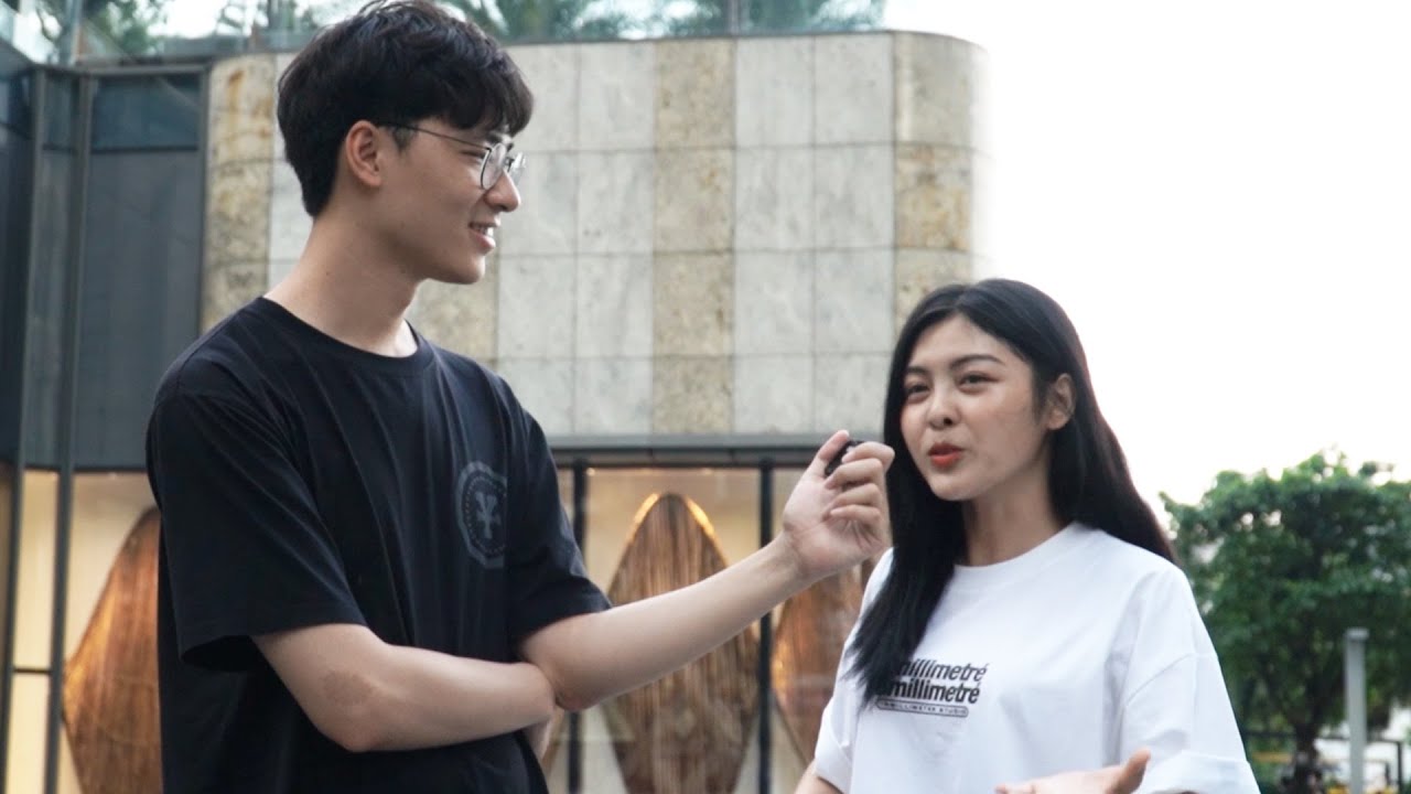 Phỏng vấn giới trẻ - Bạn thường xem phim  h.eo ở đâu? Lần gần nhất bạn xo.ạc là khi nào?? Việt CG