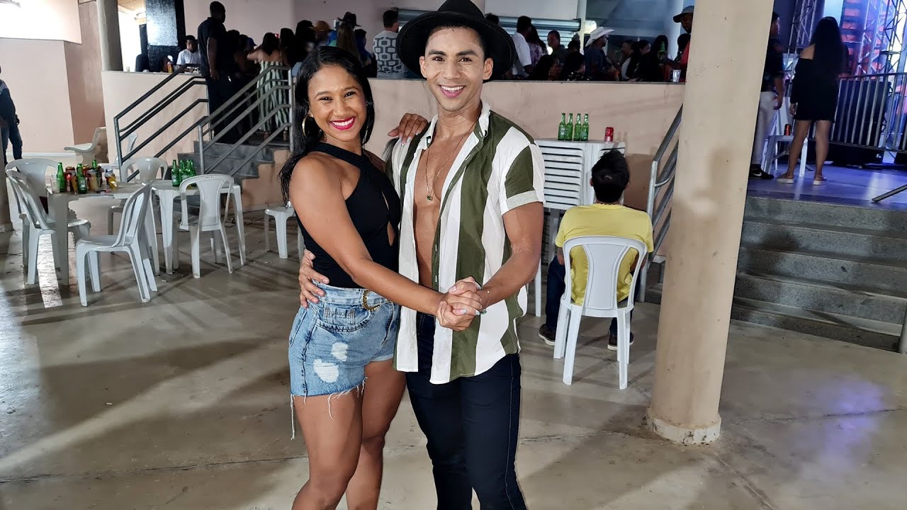 BALANÇA GOSTOSO NO ESFREGA FIVELA - DANÇANDO FORRÓ NO BAILÃO DO LUIZ PAULLO FORROZÃO (XOTE)