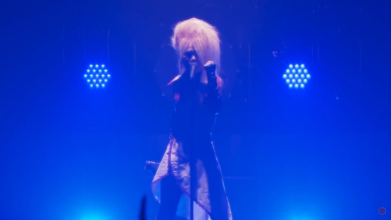 Moi dix Mois - Beast Side [Live]