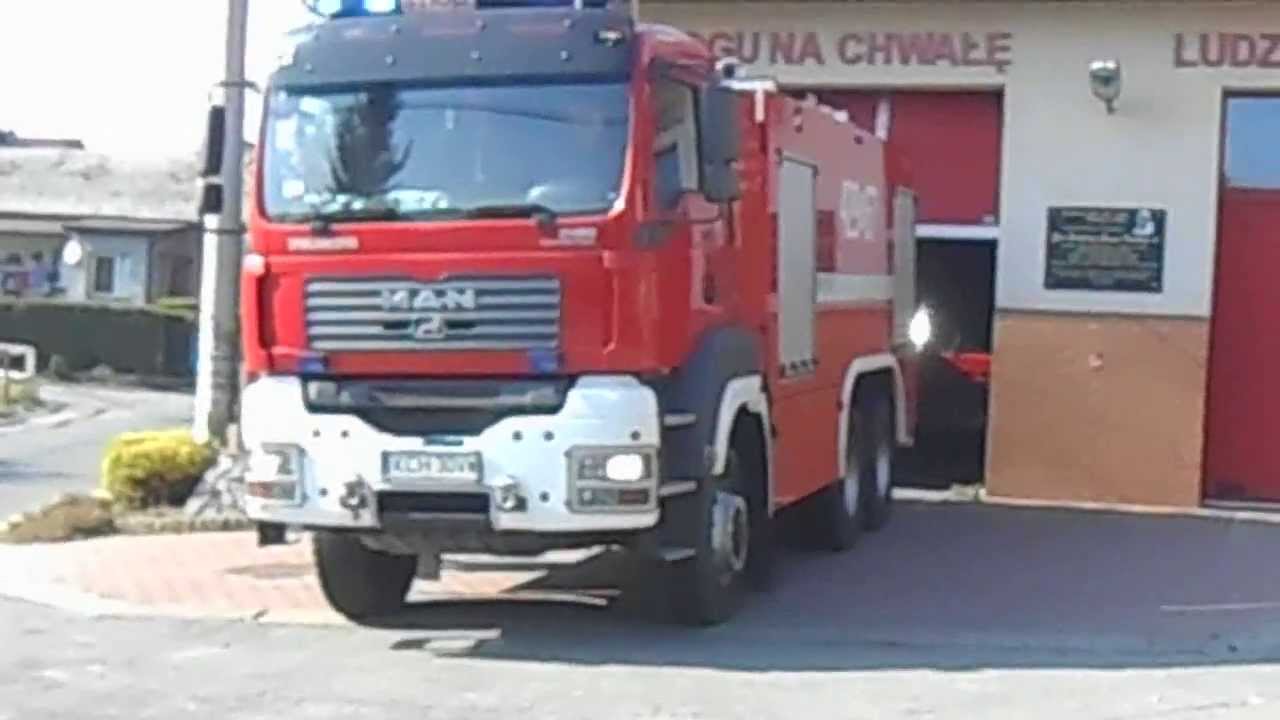 Syrena i wyjazd OSP Psary do pożaru naczepy TIR-a w Trzebini