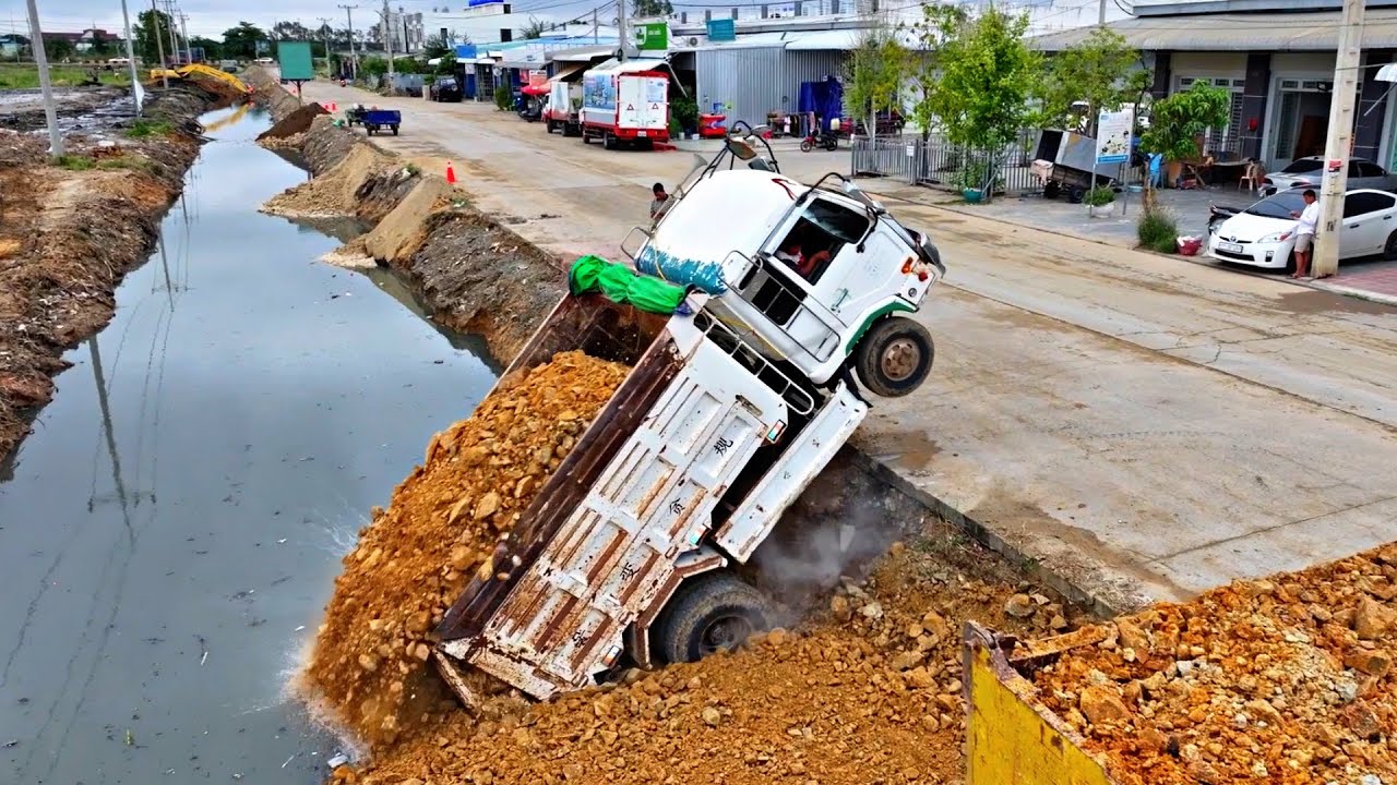 Incredible!! Dump Truck Drive Back Unloading Soil Overturned And Recovery By Expert 12 Wheel Crane