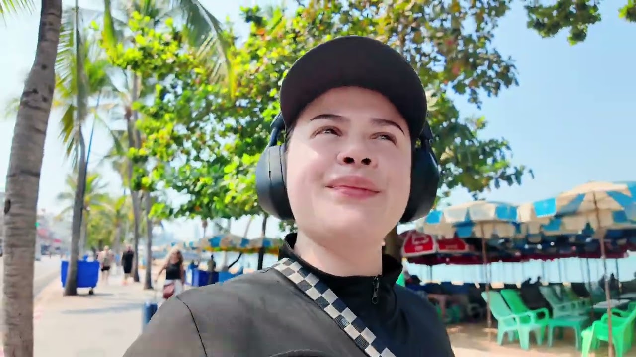Walking Pattaya Beach: A Scenic 3-Mile Experience