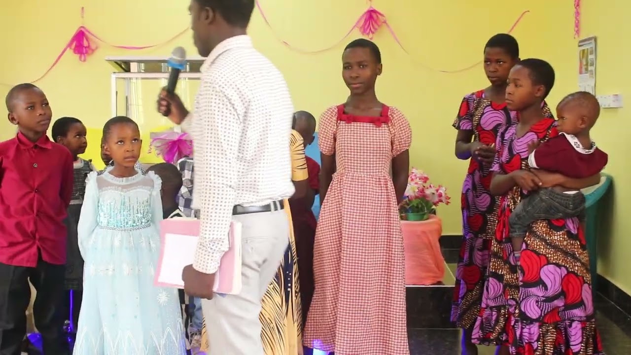 WATOTO WAZURI