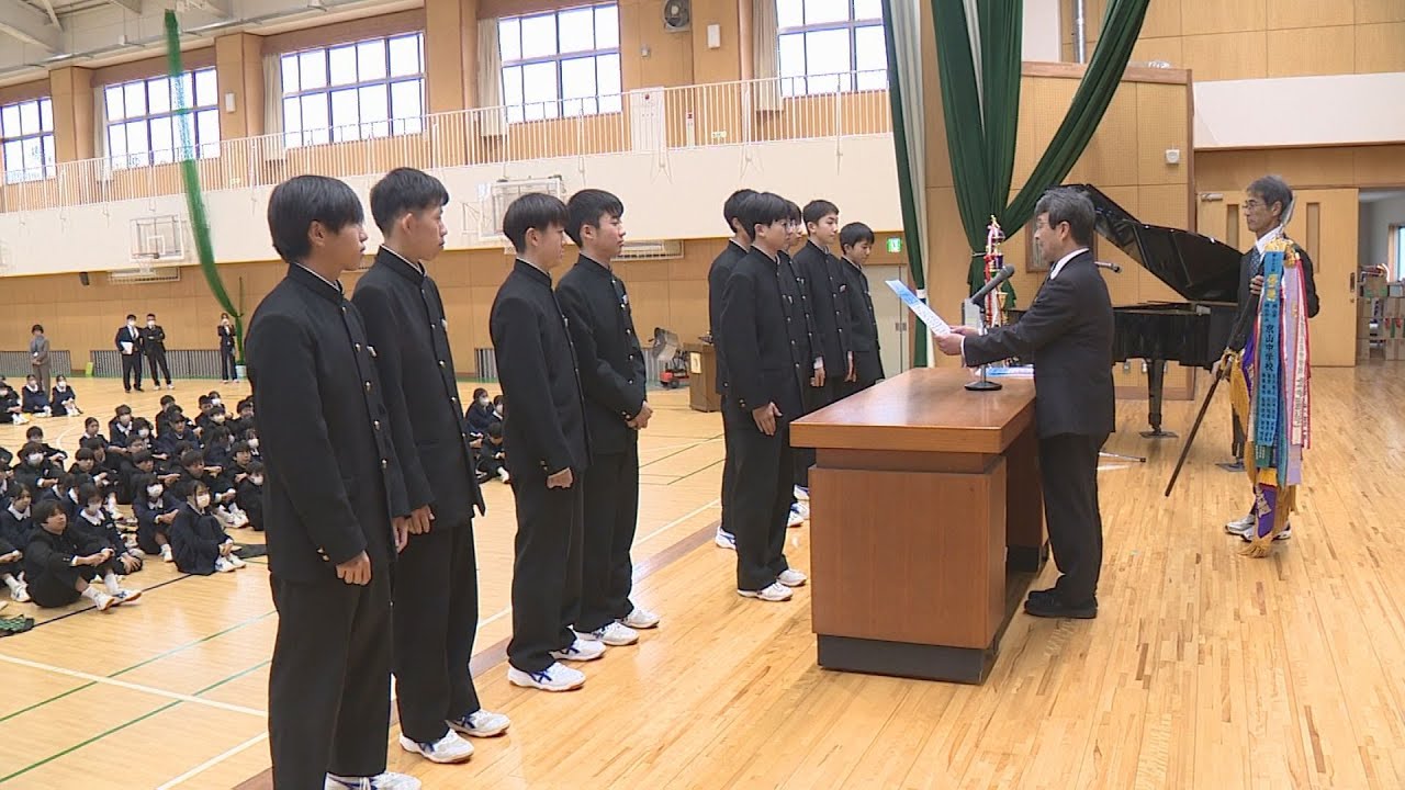 ２５日から冬休み　小中学校で終業式　快挙達成の選手ら表彰も(25/12/24)
