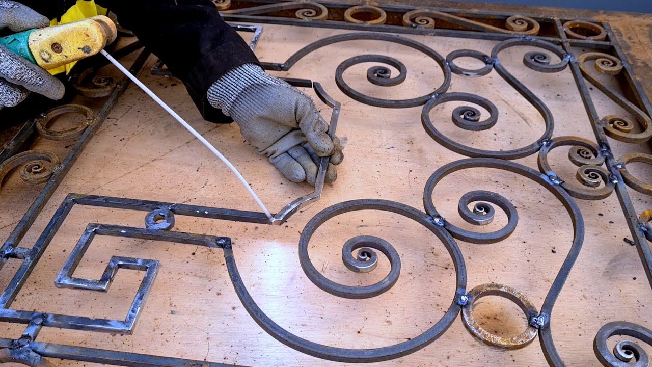 تعلم كيفية صنع شبابيك حديدي / باب حديد مزخرف / باب معدني ، ( باب كامل ) @فن اللحام welding