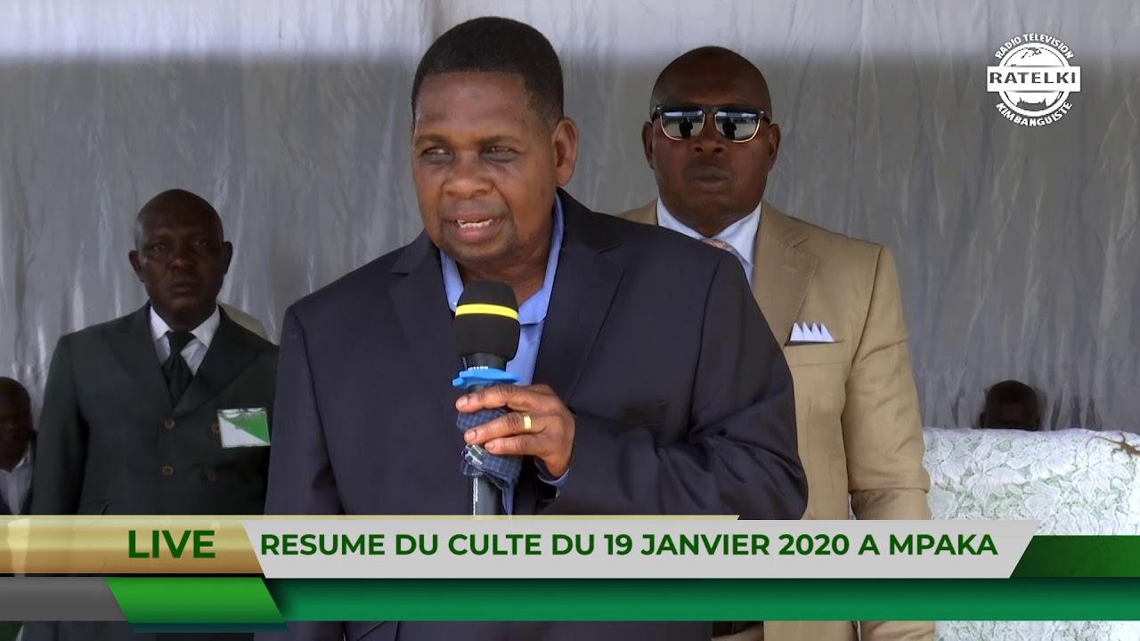 KIMBANGU NKAMBA CENTRE DE L'UNIVERS Le conseiller direct papa Joseph Dk au culte dominical à P/N.
