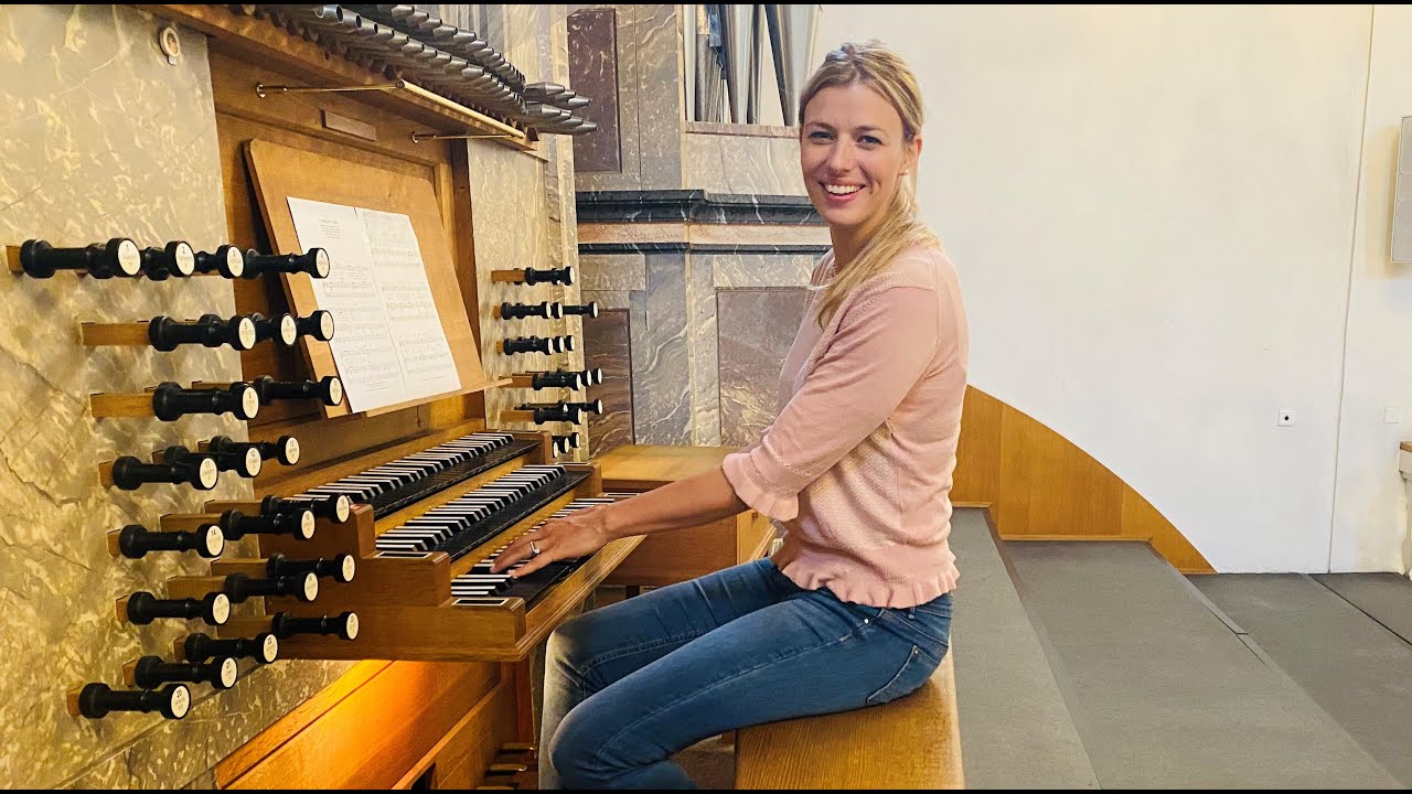 Schweizer Nationalfeiertag - Karin Bertschi an der Orgel