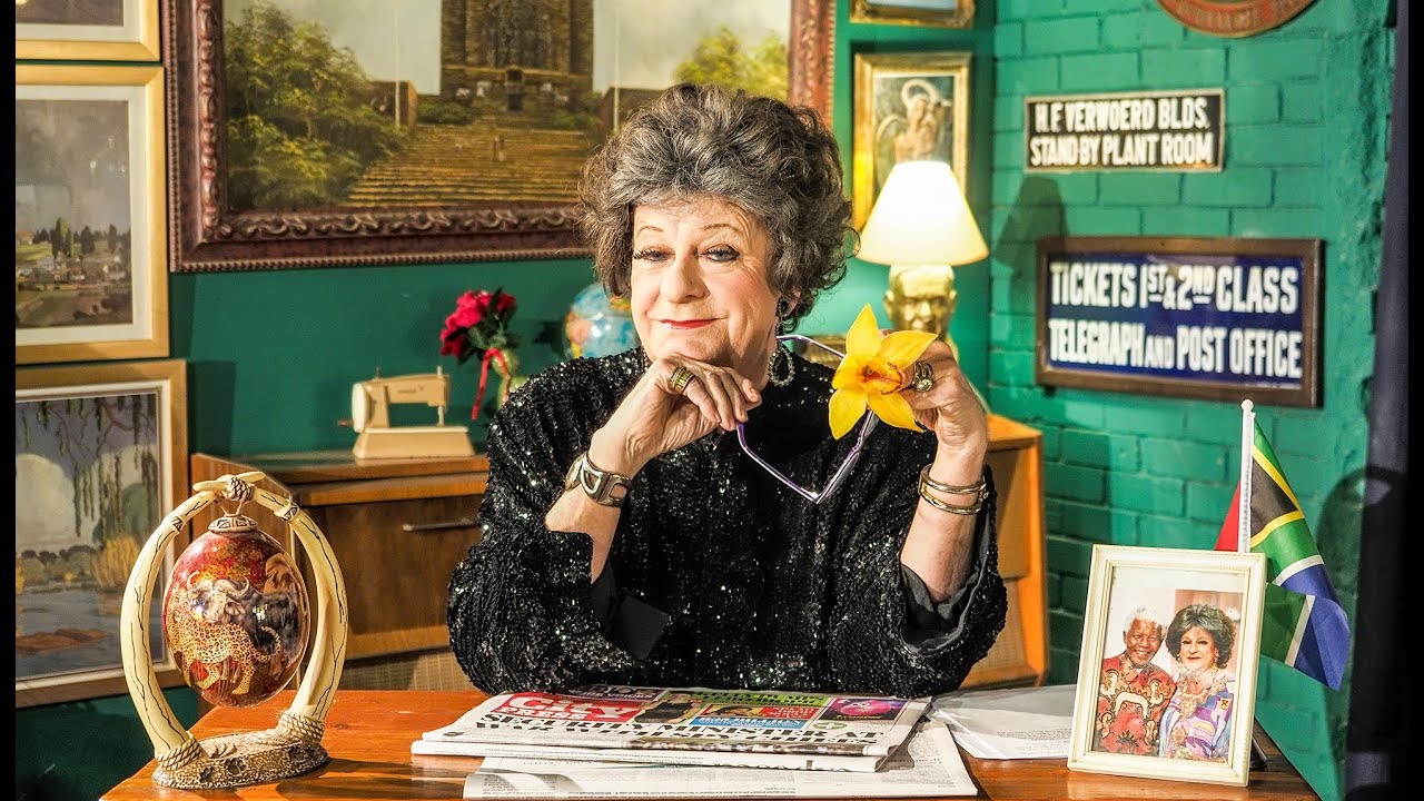 Evita's Free Speech Ep215 - 20 Oct: Evita asks: where is the grass greener?