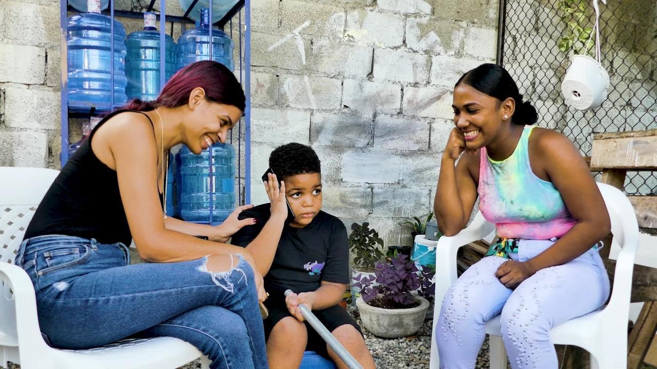 MIRA lo que hacia esta madre con su hijo  para sacarle dinero  a su padre y mira que paso.