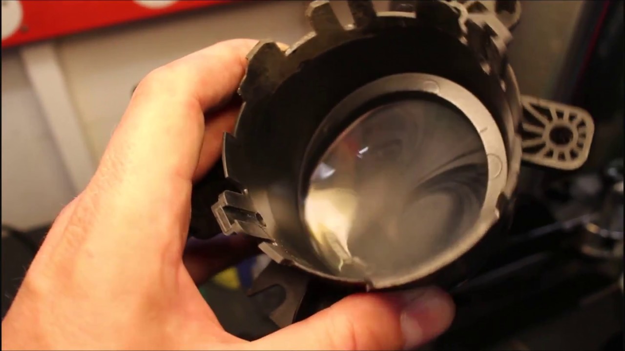 Mercedes B Class W245 Cloudy Fog Lamp Clean, FixItWorkshop, Worthing
