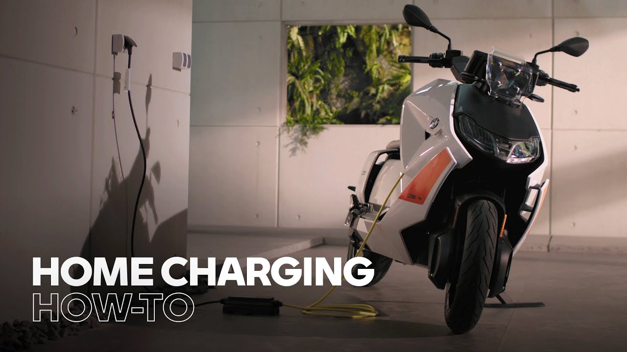 Как зарядить электрический скутер BMW CE 04 дома