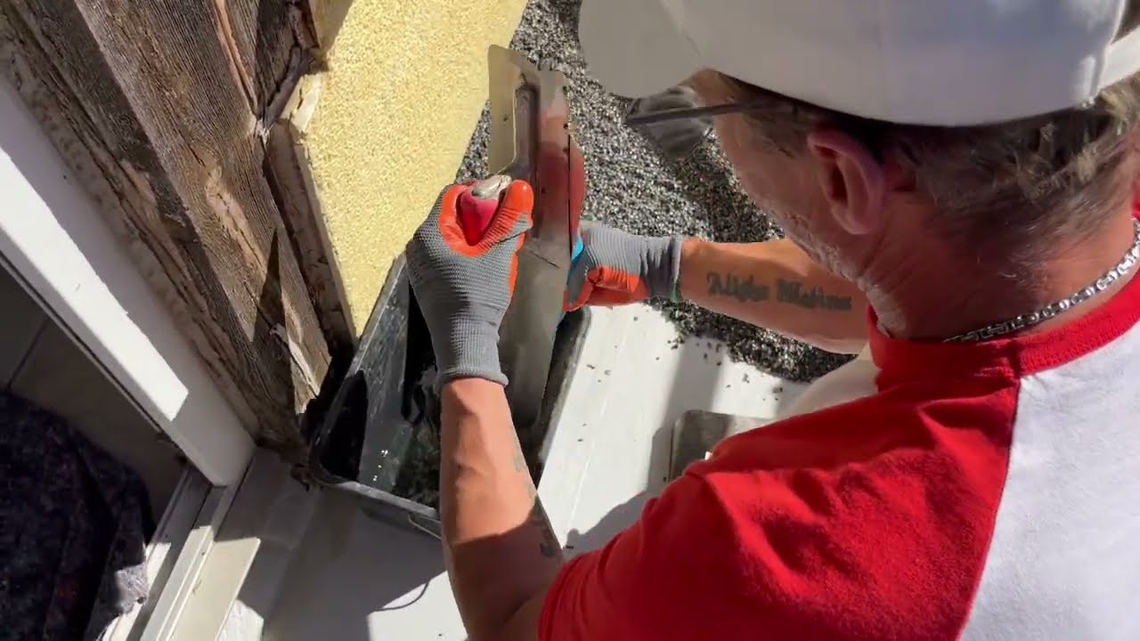 Steinteppich auf dem Balkon verteilen und verlegen