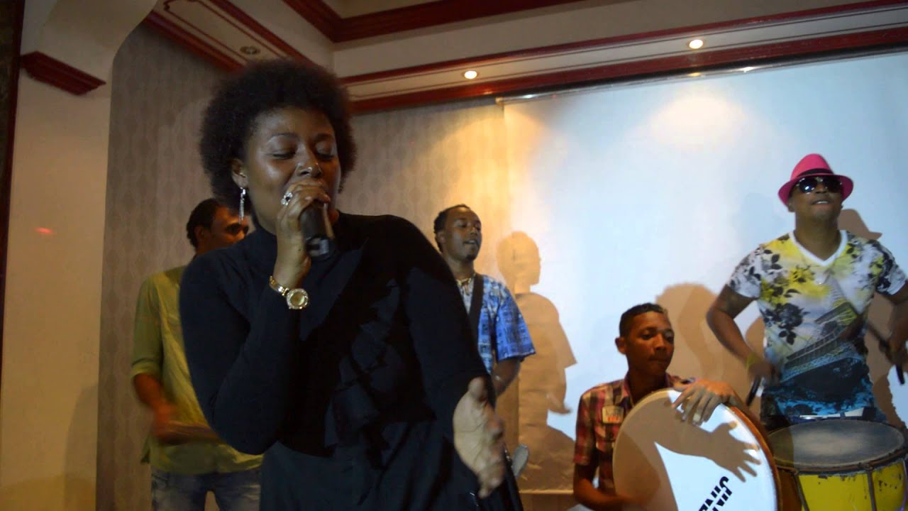 Linzy Bacbotte Raya - Bate Tambour +Dieu ti cree lom (BAL BOULOUMBE)