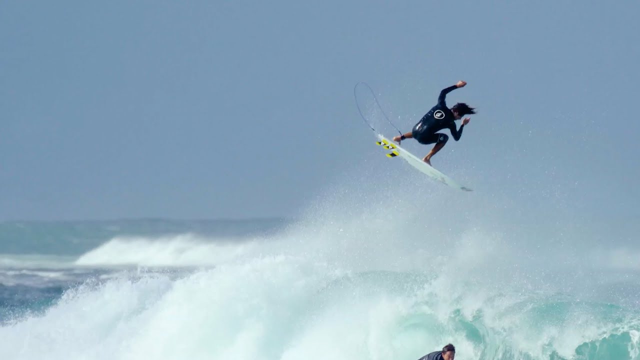 Yago Dora Hawaii | Surfing