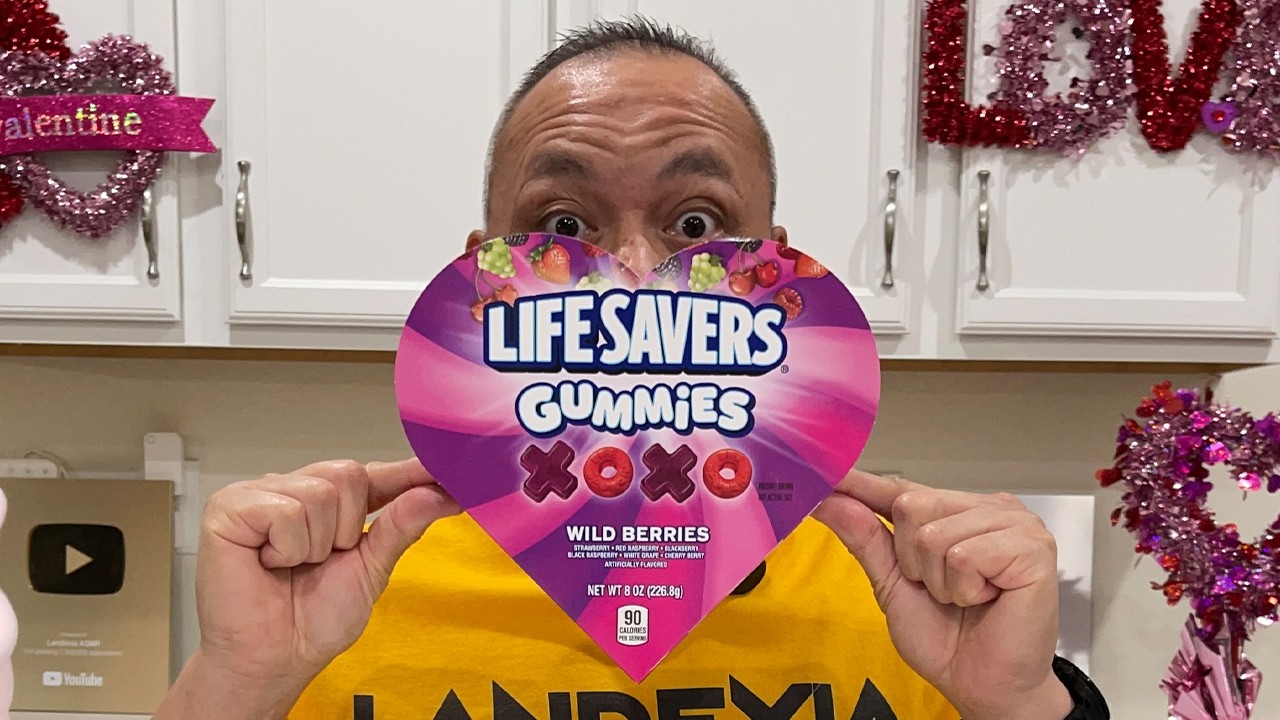 👂ASMR LIFESAVERS VALENTINE GUMMY CANDY HUGS AND KISSES (6 FLAVORS) EATING SOUNDS👂FULL VIDEO👂