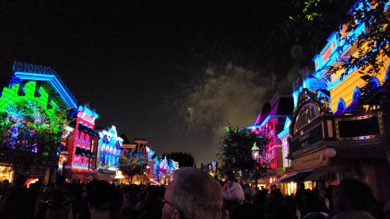 DISNEYLAND - Together Forever: A Pixar Nighttime Spectacular Fireworks in 4K