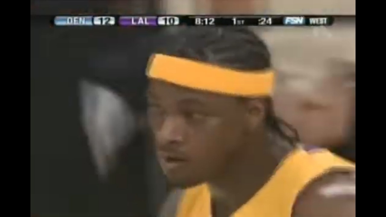 Kwame Brown Dunks And A Shot From Deep! (03.04.2007)
