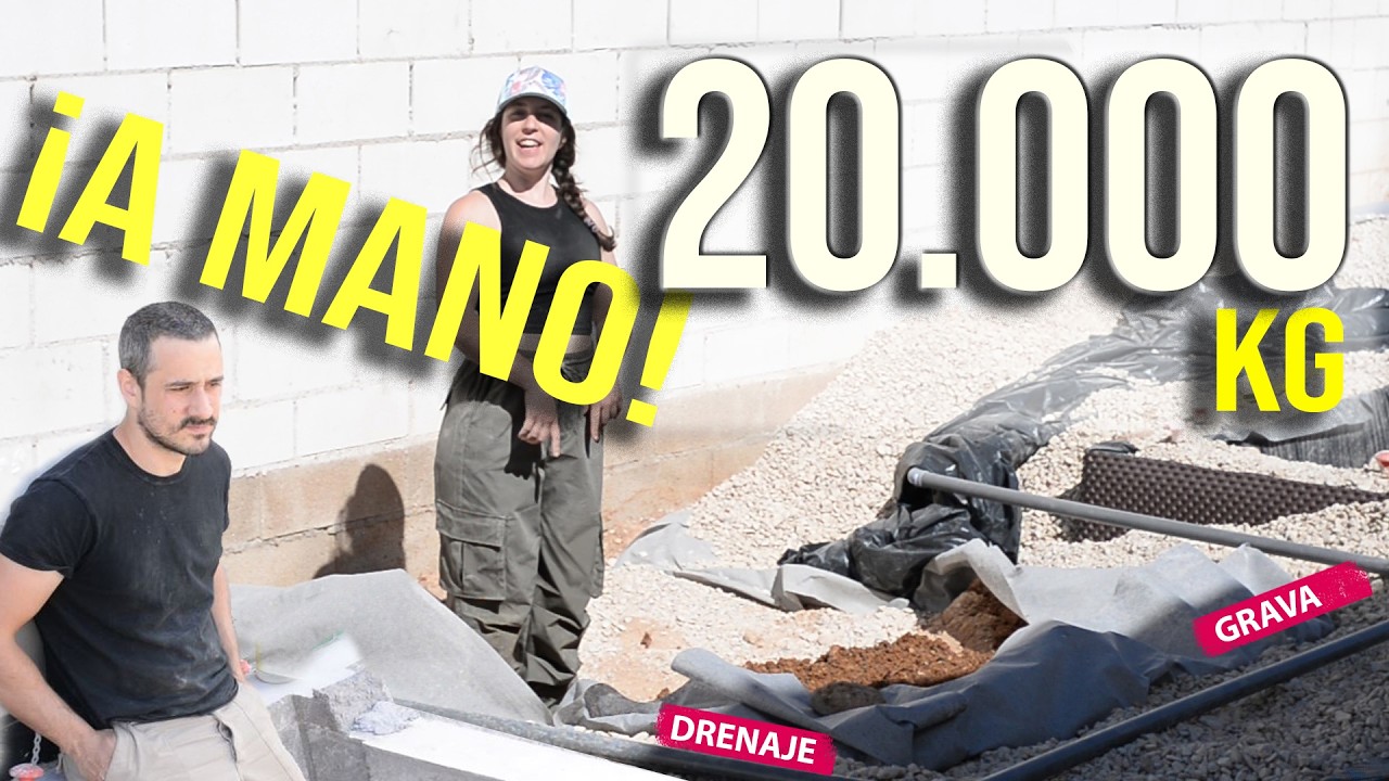 &iquest;Se pudrir&aacute; nuestra casa de madera?😨 Movemos 20 toneladas de grava los dos solos! 💪CASA UM EP23 [4K]