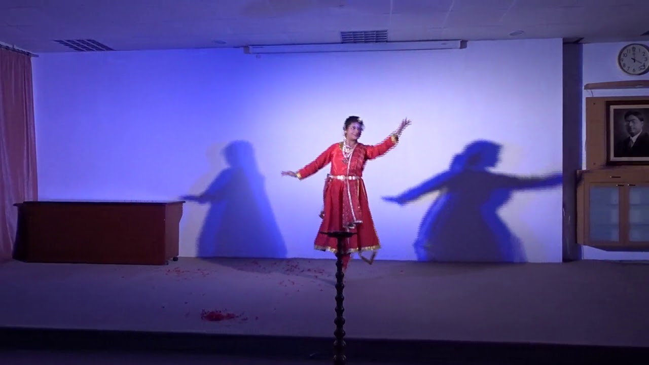 A short dance at the celebration of ( हिंदी दिवस) 