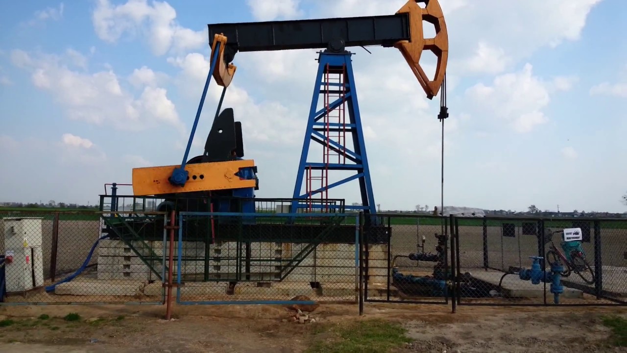 Oil well pumpjack in Poland/ Kiwon w Polsce