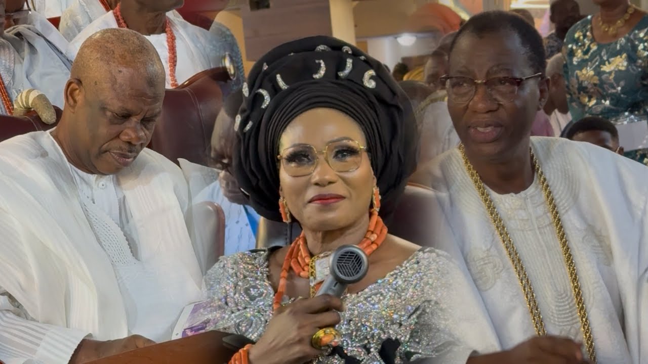 SEE HOW AMOSUN LEAVE BEHIND POLITICAL RIVARY & CELEBRATE GBENGA DANIEL & HIS WIFE AT 70TH BIRTHDAY