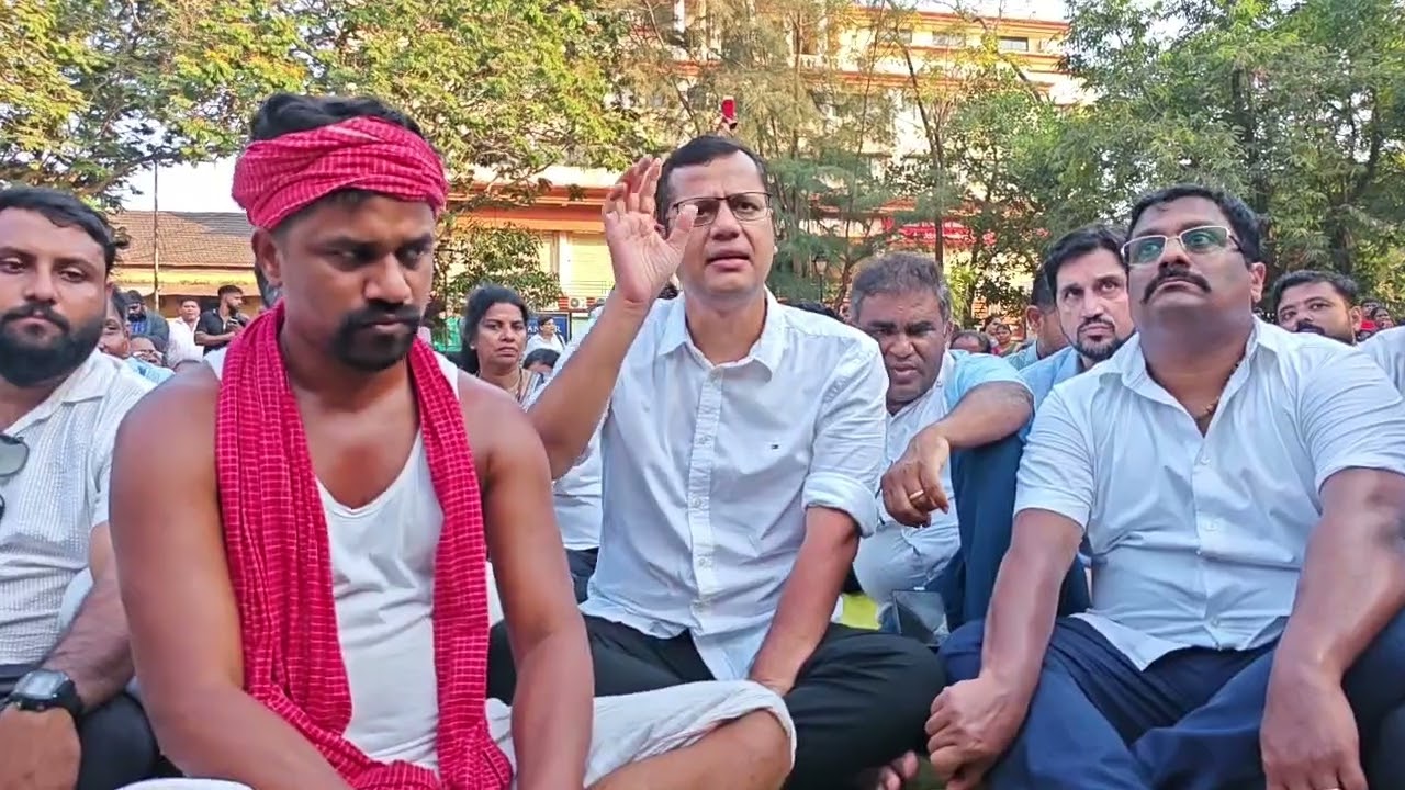 Opposition MLAs extend support to RGP MLA Viresh Borkar’s protest against TCP 39A land conversion.