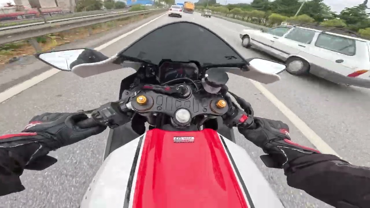 Having Fun on the Autobahn with Yamaha R7 60TH World GP
