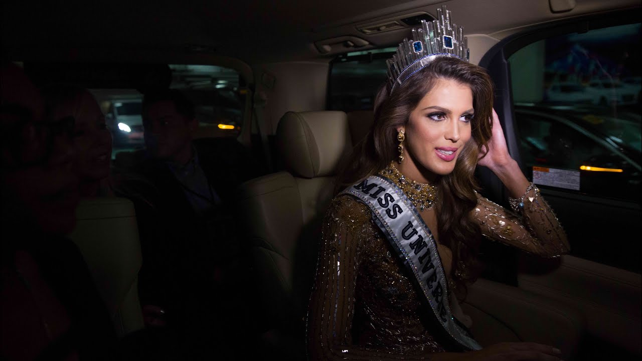 Miss Universe 2016 crowning moment (audience view)