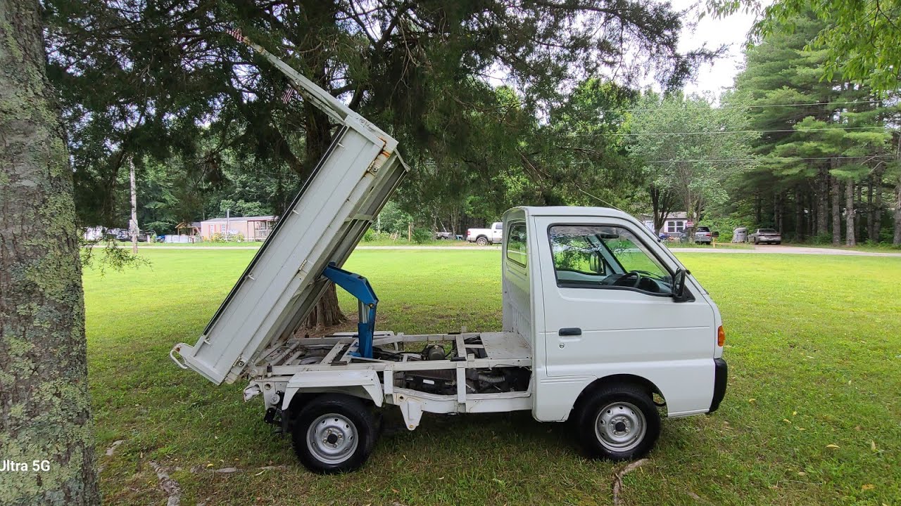 SOLD 1998 Suzuki Carry dump 4x4 ,axle lock, AC ,5 speed manual with Extra low gear.