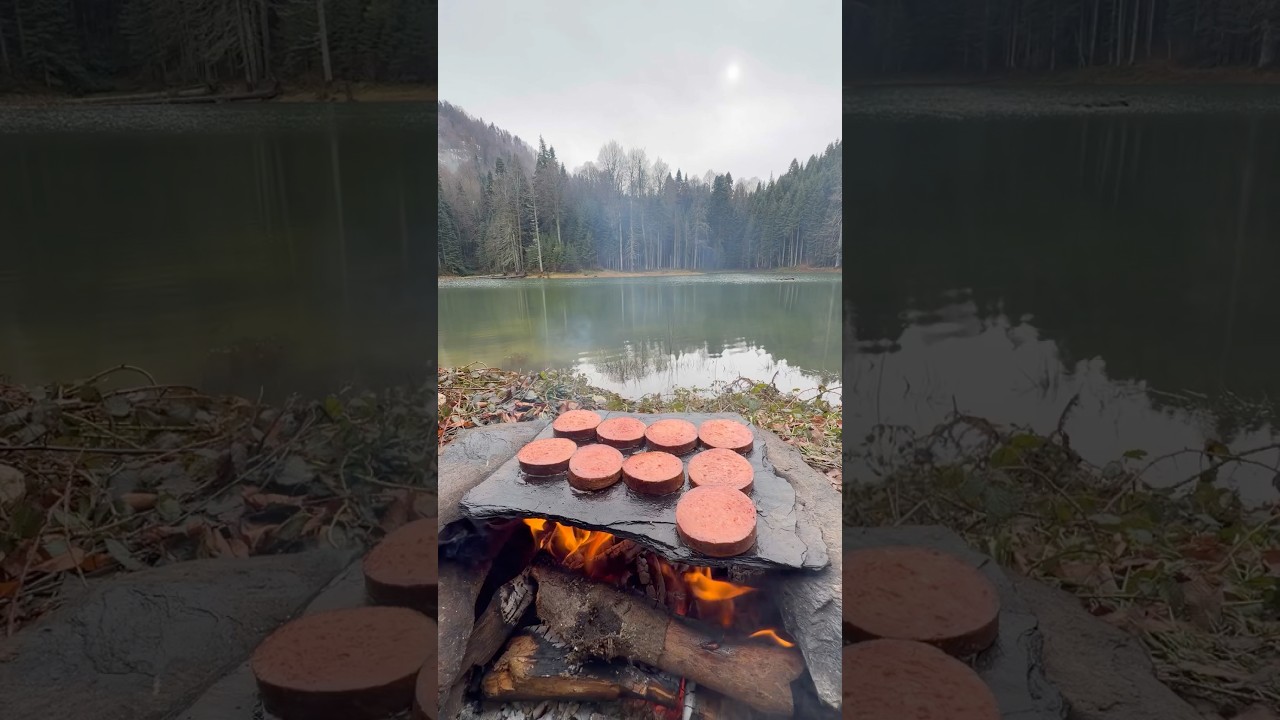 Doğal Taş &Uuml;st&uuml;nde Sucuk Lavaş Burger 🍔 / cooking sucuk burger on natural stone