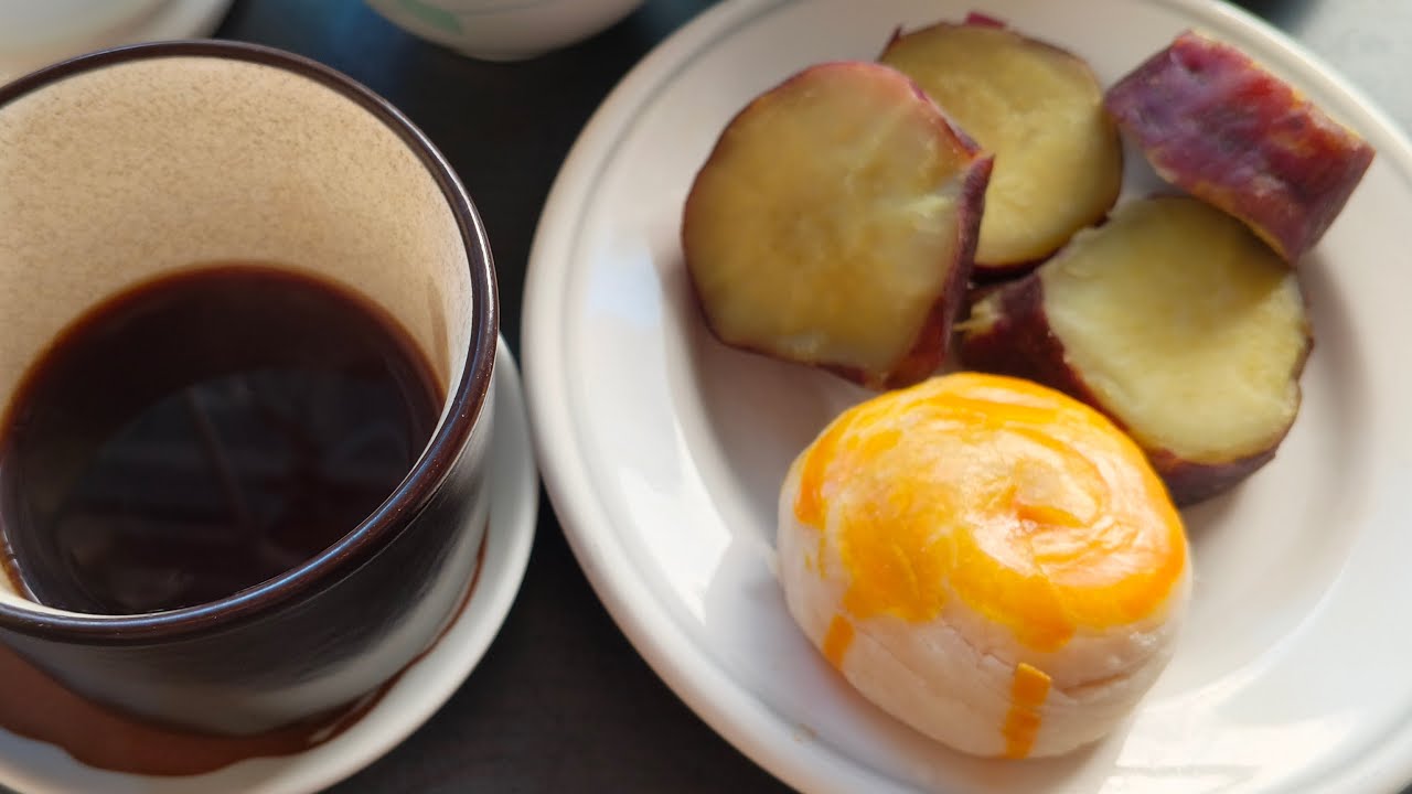 วันอิ่มอิ่ม จิบกาแฟชวนคุย