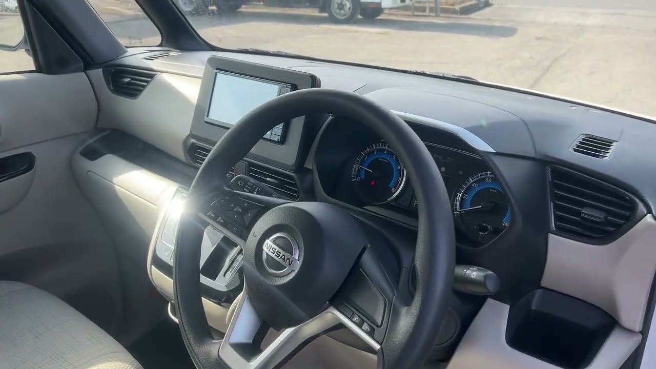 4WD ★令和5年2月日産ルークス/YEAR 2023 NISSAN ROOX