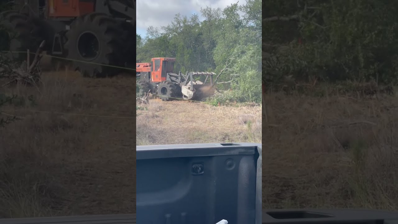Some BARKO Land Clearing for this new gravel driveway entrance for a home construction 🦺build 78628