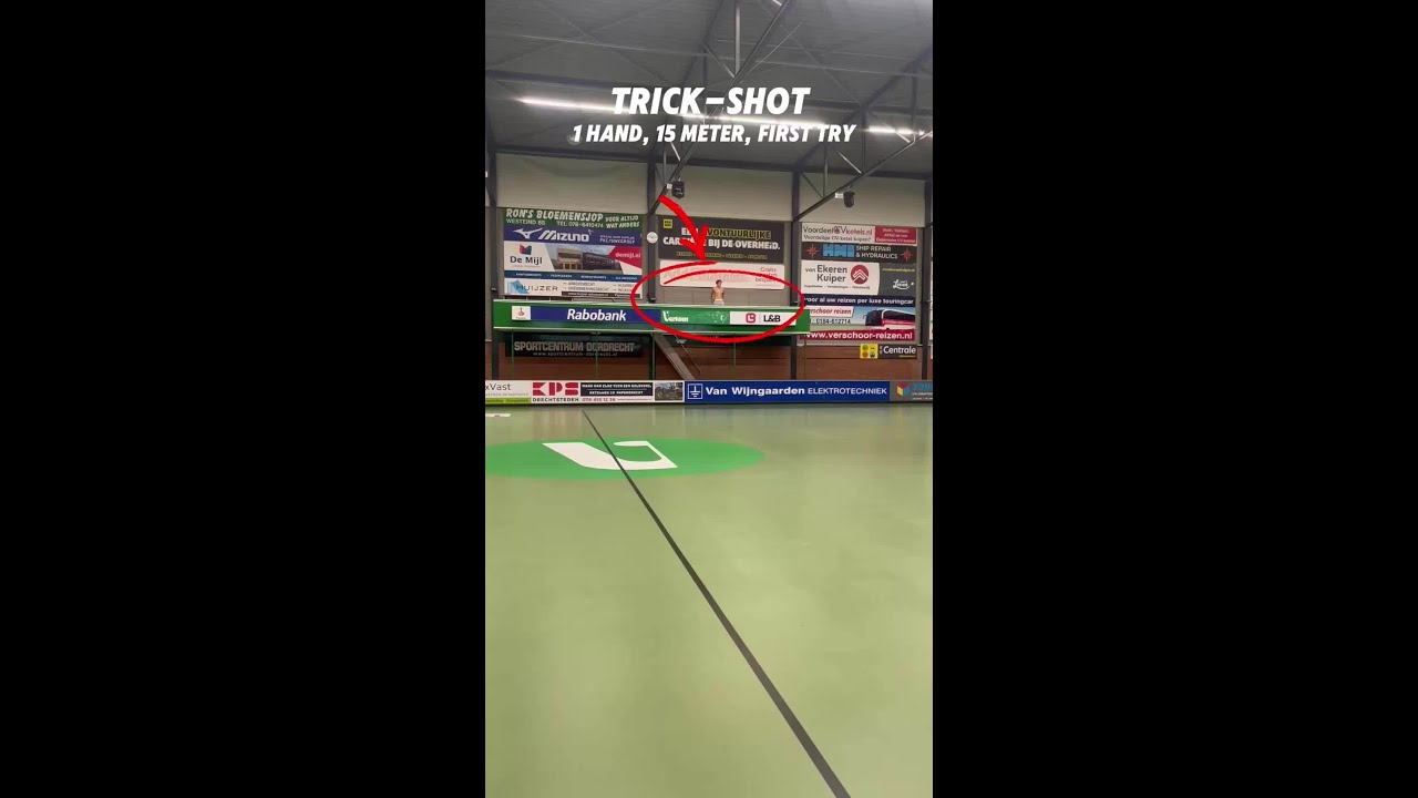 Heerlijke trick-shot! Wie zou zoiets moet proberen?👇🏻🔥 Jouw actie op deze pagina? Check de link i