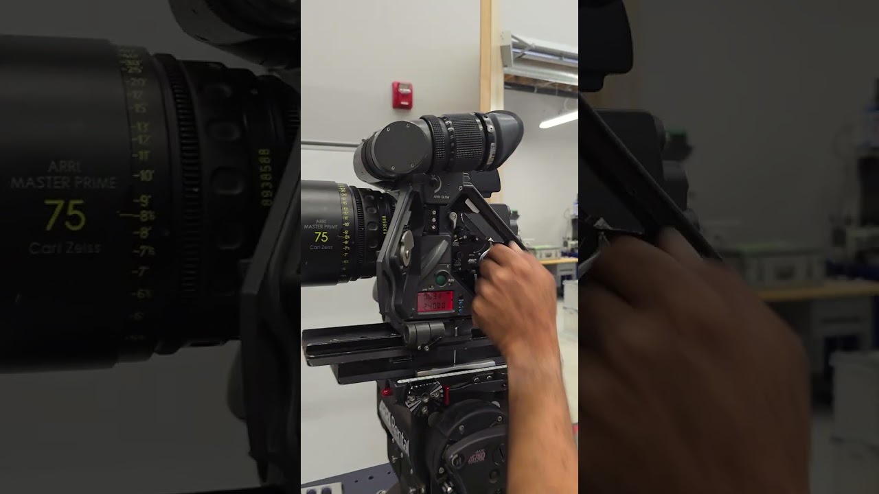 Threading a 435ES and seeing how the film goes through the camera