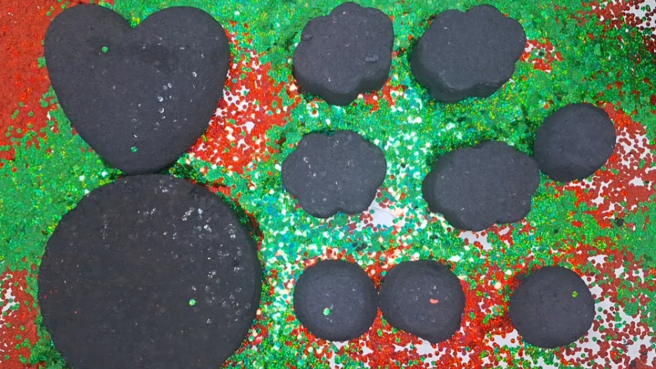 Black Gym Chalk Reforms (Large Circle Slightly Damp) | ASMR | Satisfying | Relaxing