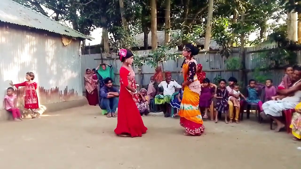 ছোট্ট ছোট্ট কারেঙ্গা সাধু । নাকাই হাট এর নতুন বিয়ে গিত । নৃত্যশিল্পী  সুমন ভাই ও ধলু।