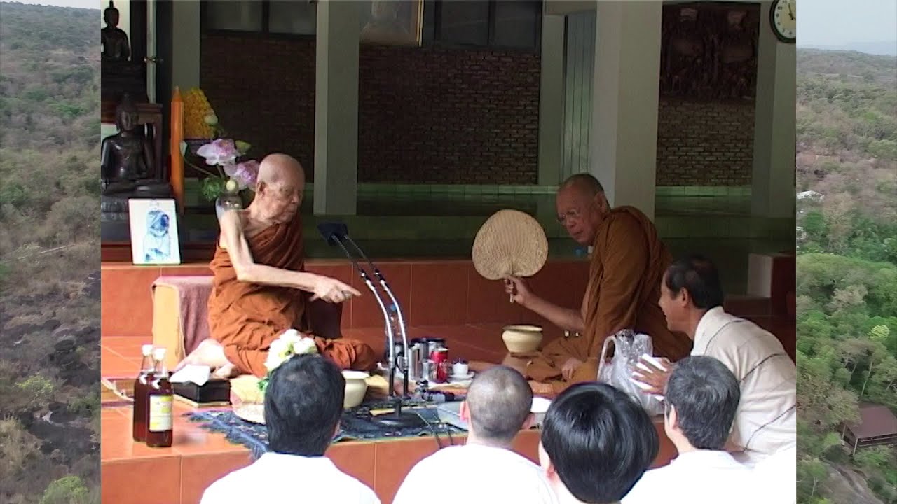 หลวงตามหาบัว เมตตาเยี่ยม วัดดอยธรรมเจดีย์ จ.สกลนคร 20-06-2552