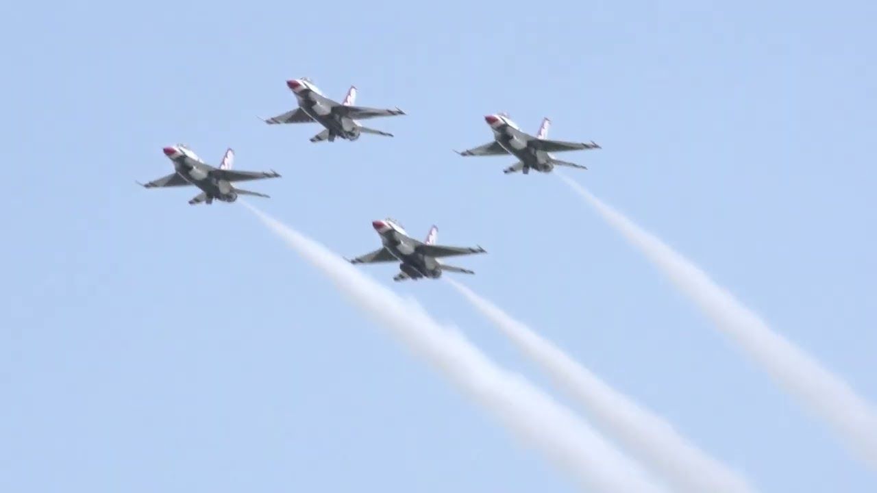 Air Force Thunderbirds Perform at Military Day