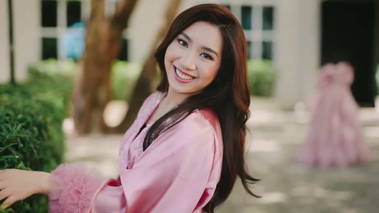 Ashley blooming @18 HD