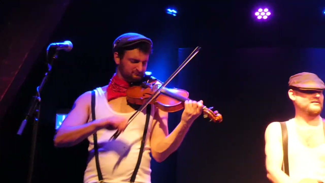 Restless Feet - Lullabies / am 13.04.2024 im Cafe Verkehrt in Murg-Oberhof - s&uuml;dlicher Schwarzwald