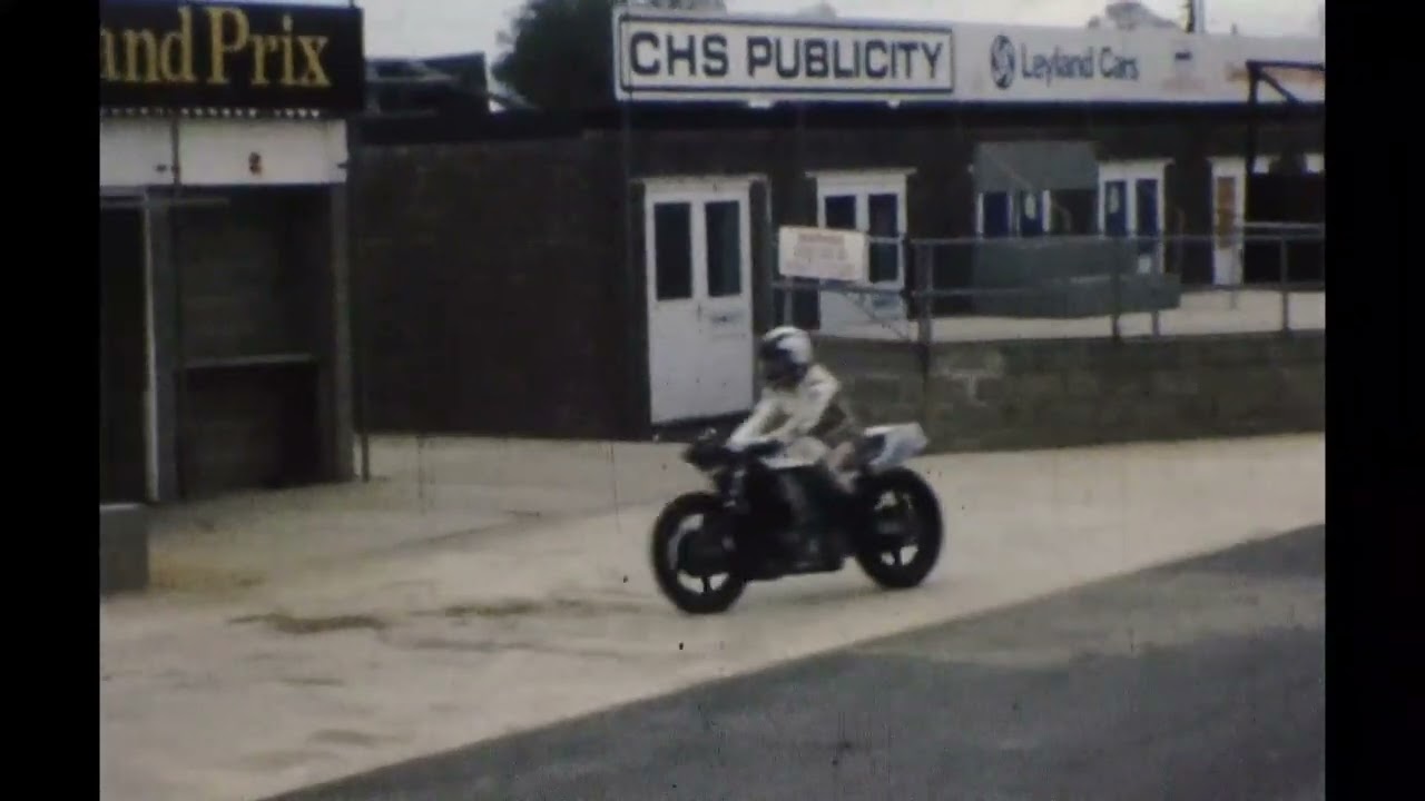 Classic motorcycle GP practice silverstone 1976 Read,Mick Grant , Dave Croxford and Peter Williams