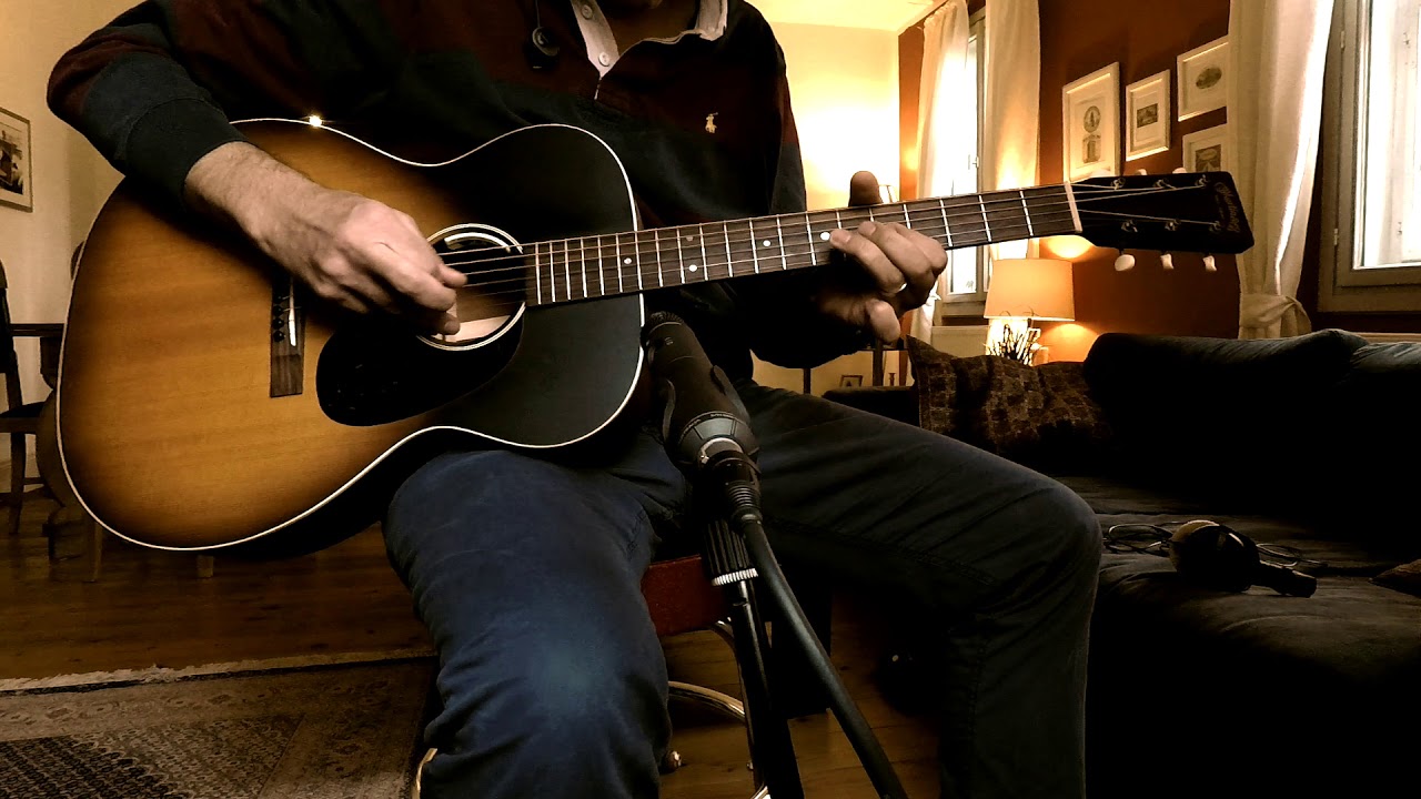 Martin 000-17 Whisky Sunset- jamming on a backing track in Am